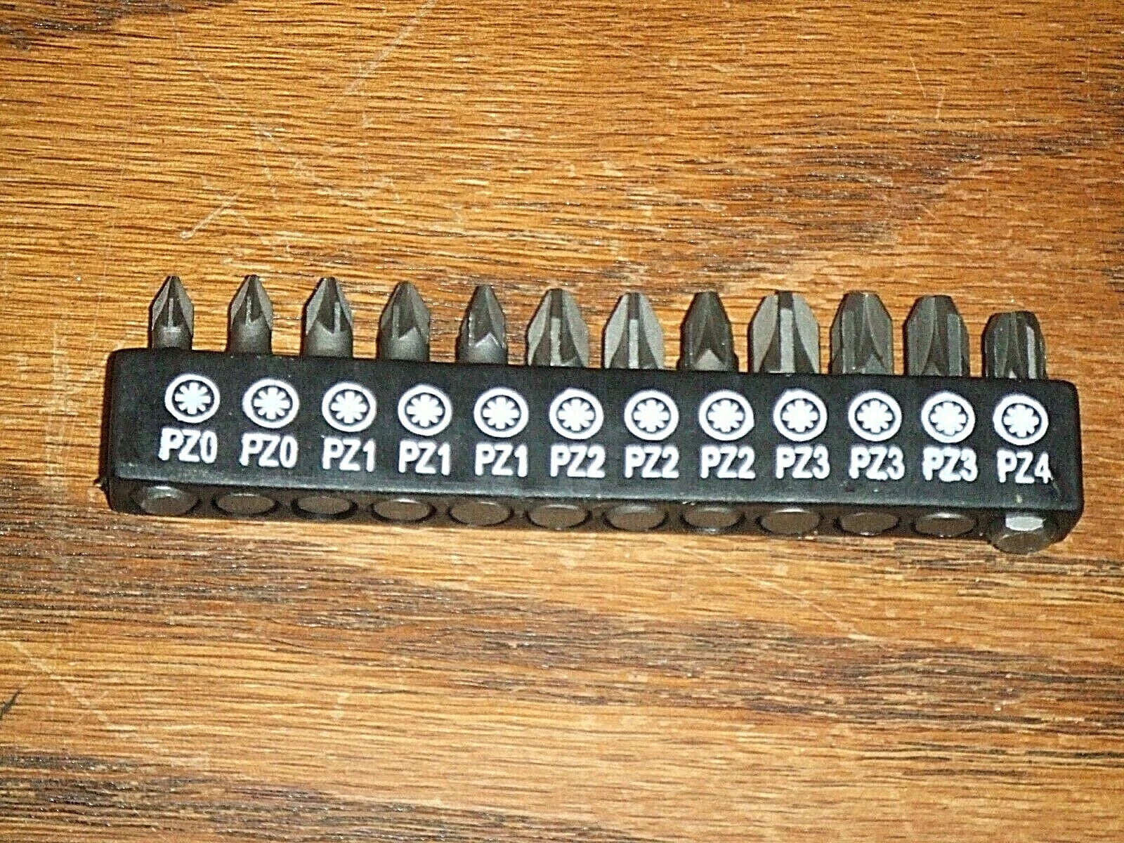 UNBRANDED 12 TIP SCREWDRIVER BIT SET 1/4 IN HEX DRIVE PZ PHILIPS CRAFTSMAN