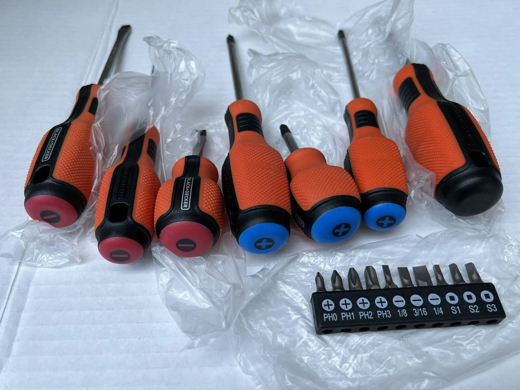 New Black + Decker 17 Piece Screwdriver Set 7 Screwdrivers & 10 Tips
