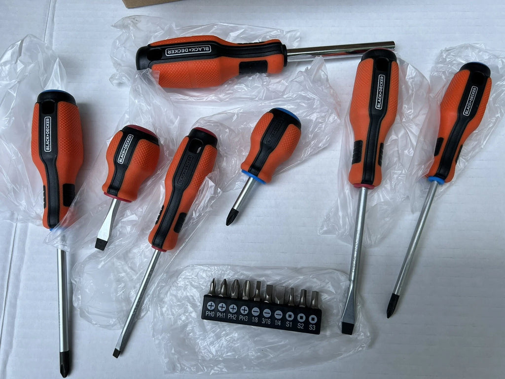 New Black + Decker 17 Piece Screwdriver Set 7 Screwdrivers & 10 Tips