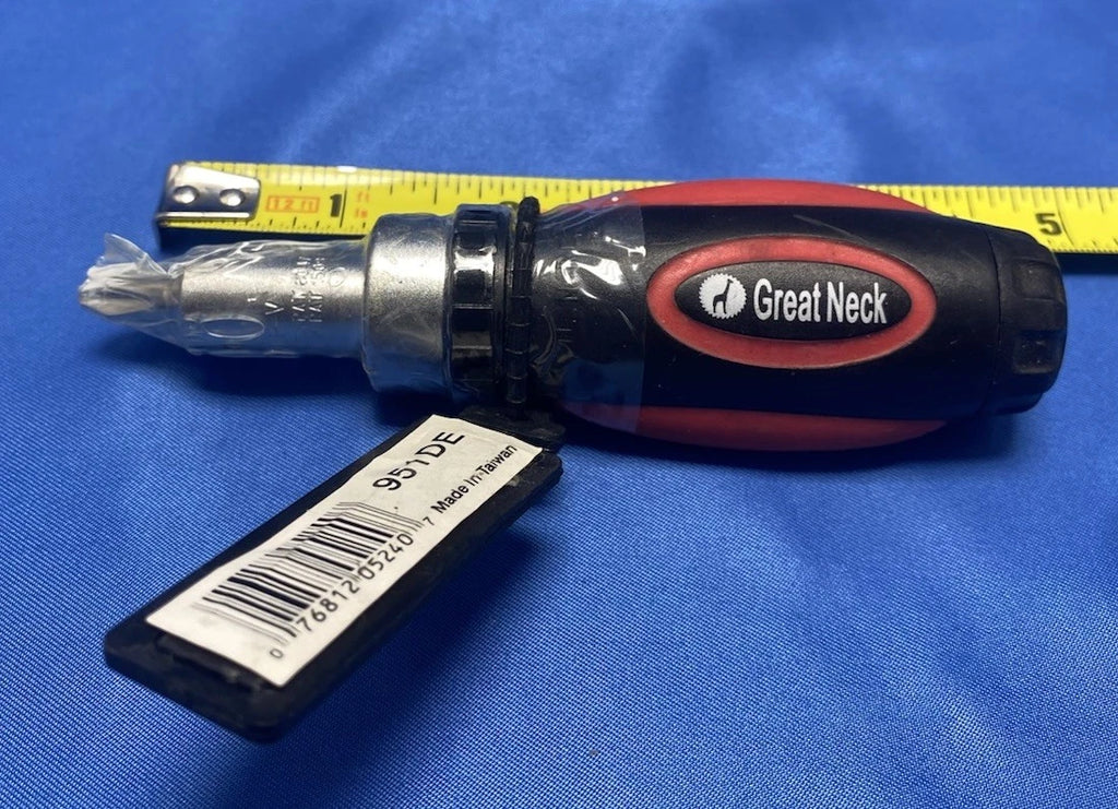 Small 4” Great Neck Ratcheting Screwdriver Locking Reversible With 4 Bits - New