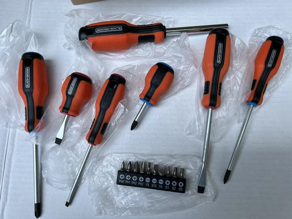 New Black + Decker 17 Piece Screwdriver Set 7 Screwdrivers & 10 Tips